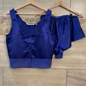 Victoria's Secret 2pc Pajama Set |
Buttoned Down| Very Comfy | Pre-
Owned